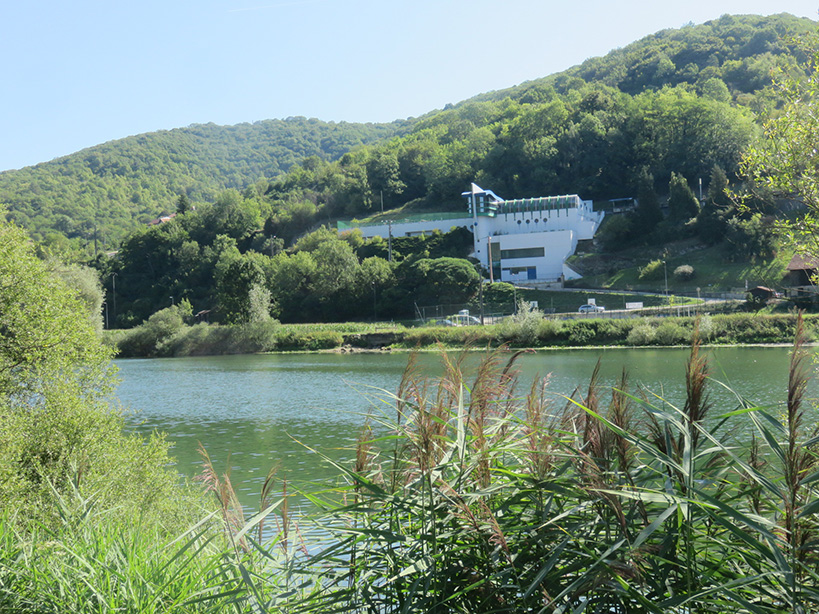 Station de traitement de l'eau de la Malate, au bord du Doubs. ©Wikimédia Commons